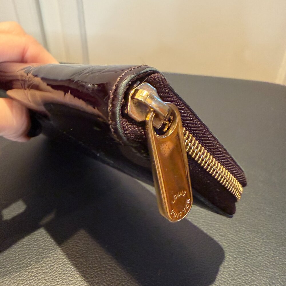 Louis Vuitton Amarante Monogram Vernis Zippy Wallet - Picture 9 of 16